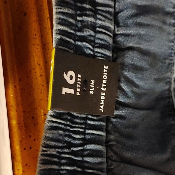 💚Reitmans Denim Slim Jeans Size 16 Petite NWT - Picture 5 of 12